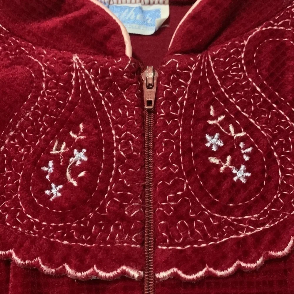 Vintage Heather Collection burgundy housecoat - Picture 4 of 14